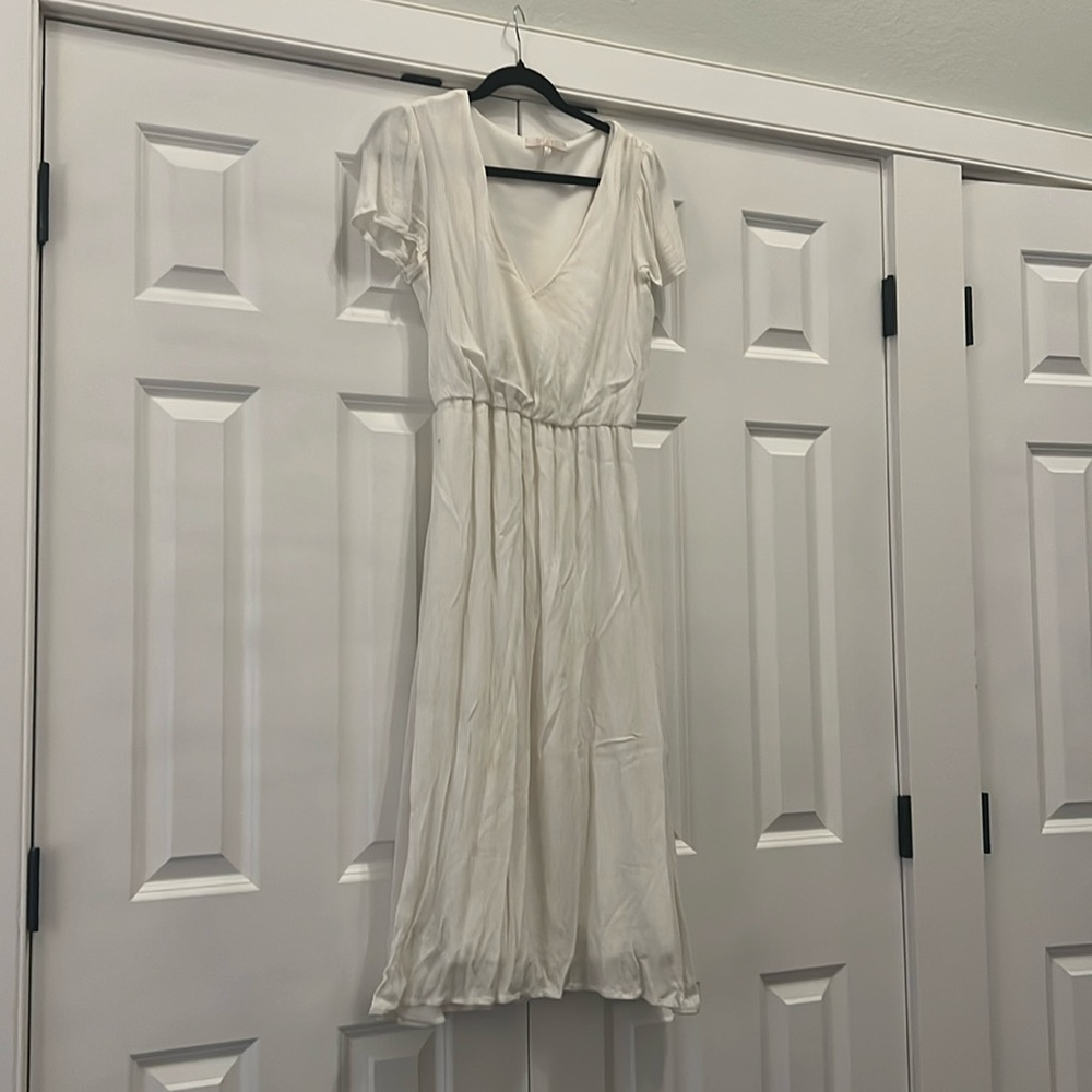White V Neck White Dress Size M